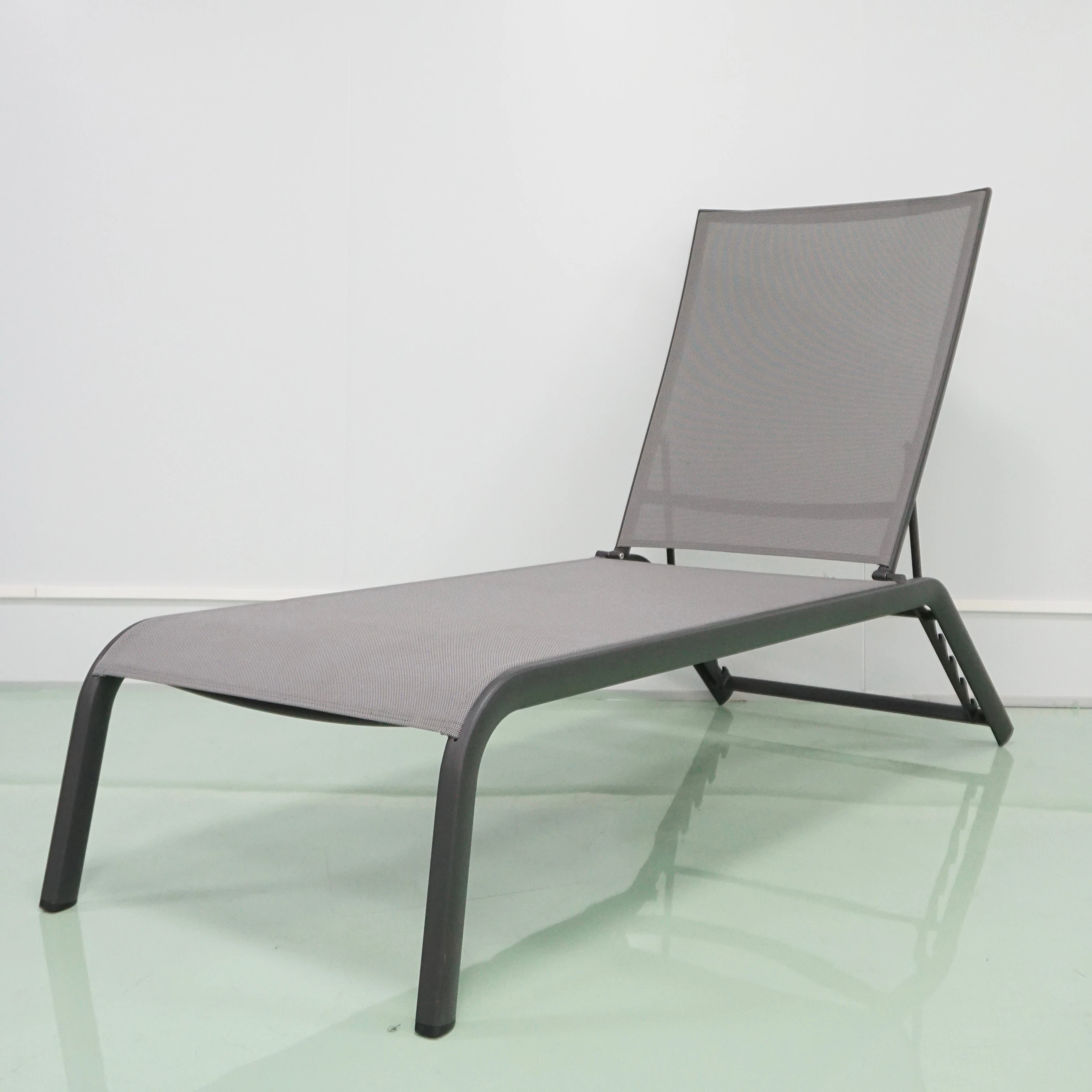 Hot Selling Aluminum Outdoor Lounges Patio Daybed Pool Chairs Sun Lounger Swimming