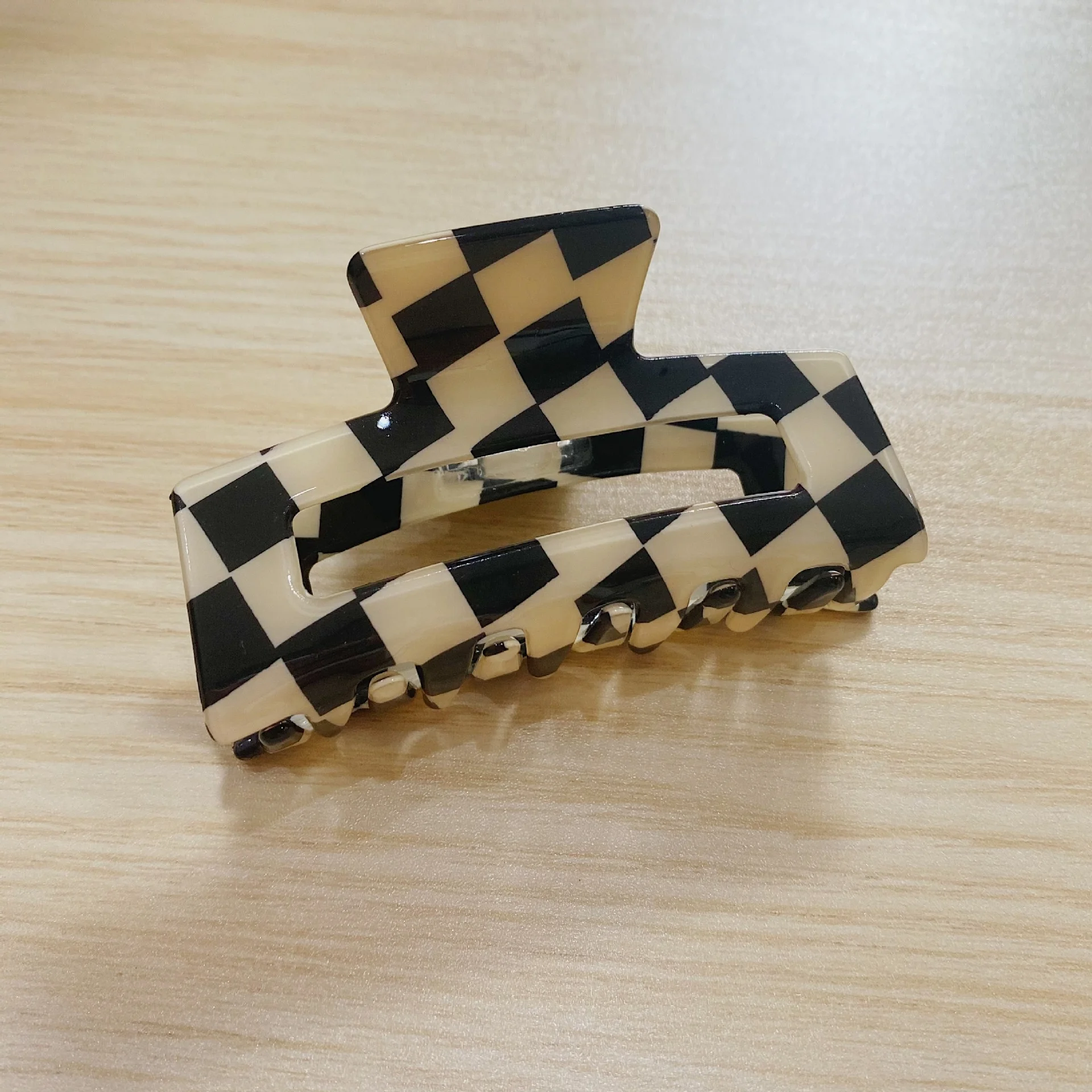 New arrival 4.1Inch promotional large custom hair claw clip 10.5 tortoise acetic acid acetate korean fashion checkered hair clip