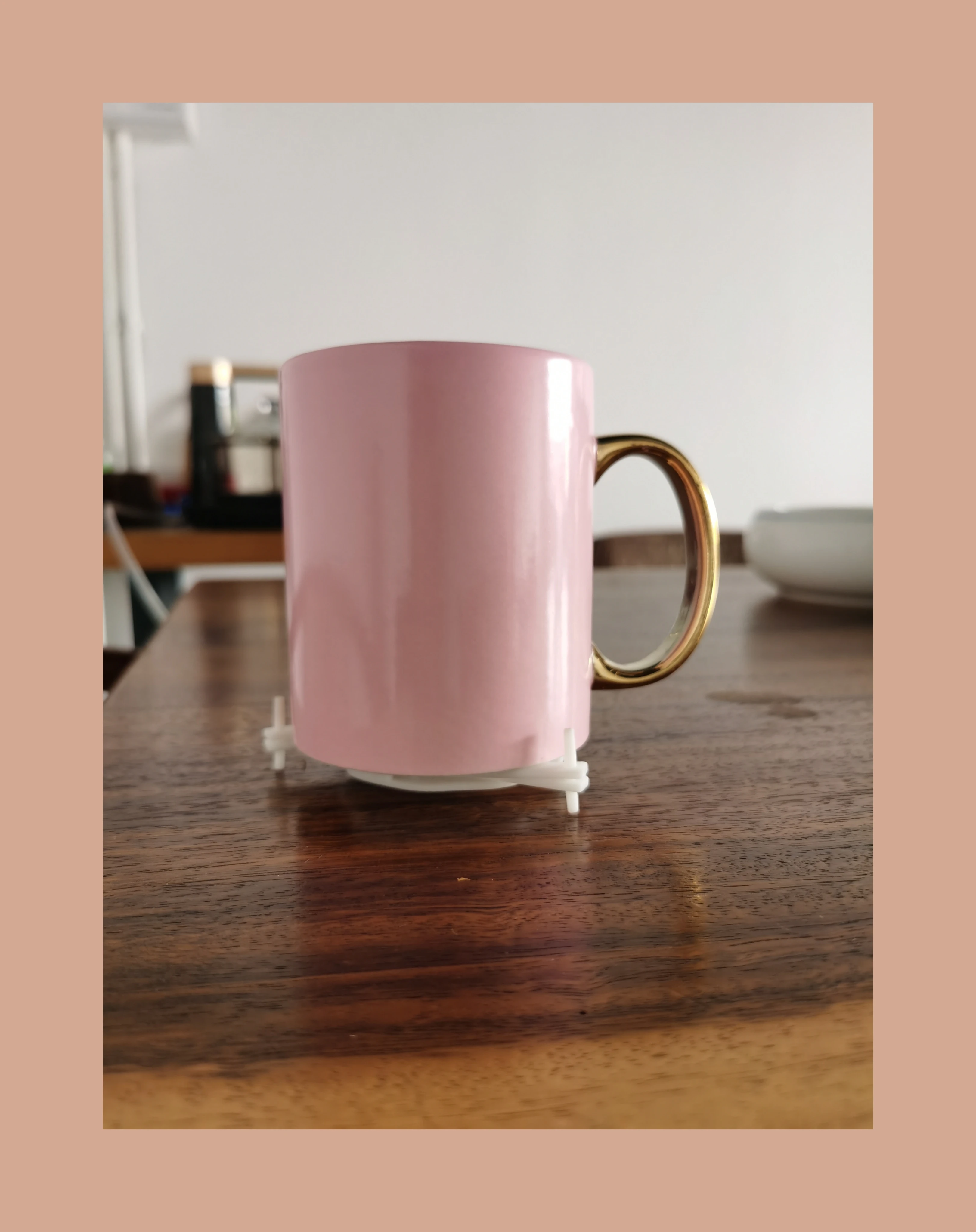 New Universal Cup Stacker Household Use Drinkware Stacker Retractable Adjustable Cup Holder