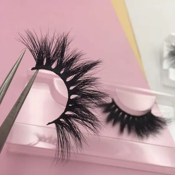 Wholesale Strip 25mm Lashes Wispy False Lashes Long Soft Fluffy 3d Mink Magnetic Eyelashes Vendors  With Customize Own Brand Box