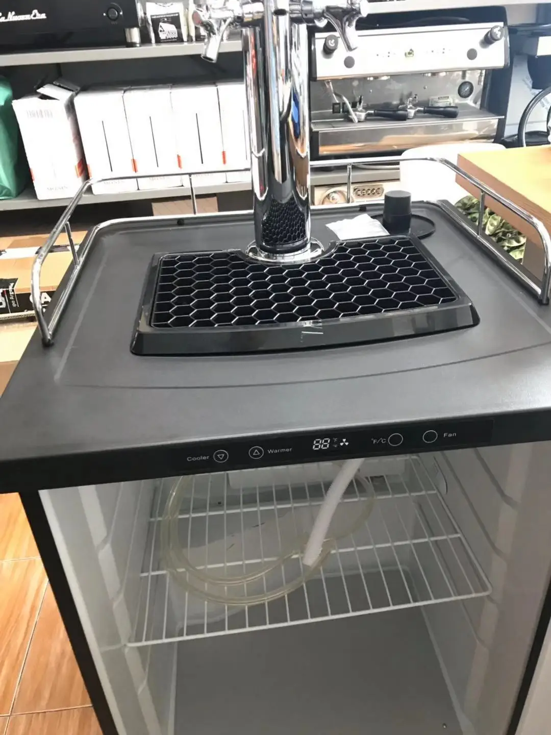 hot selling Beer Dispenser with single tap Digital Temperature display beer cooler