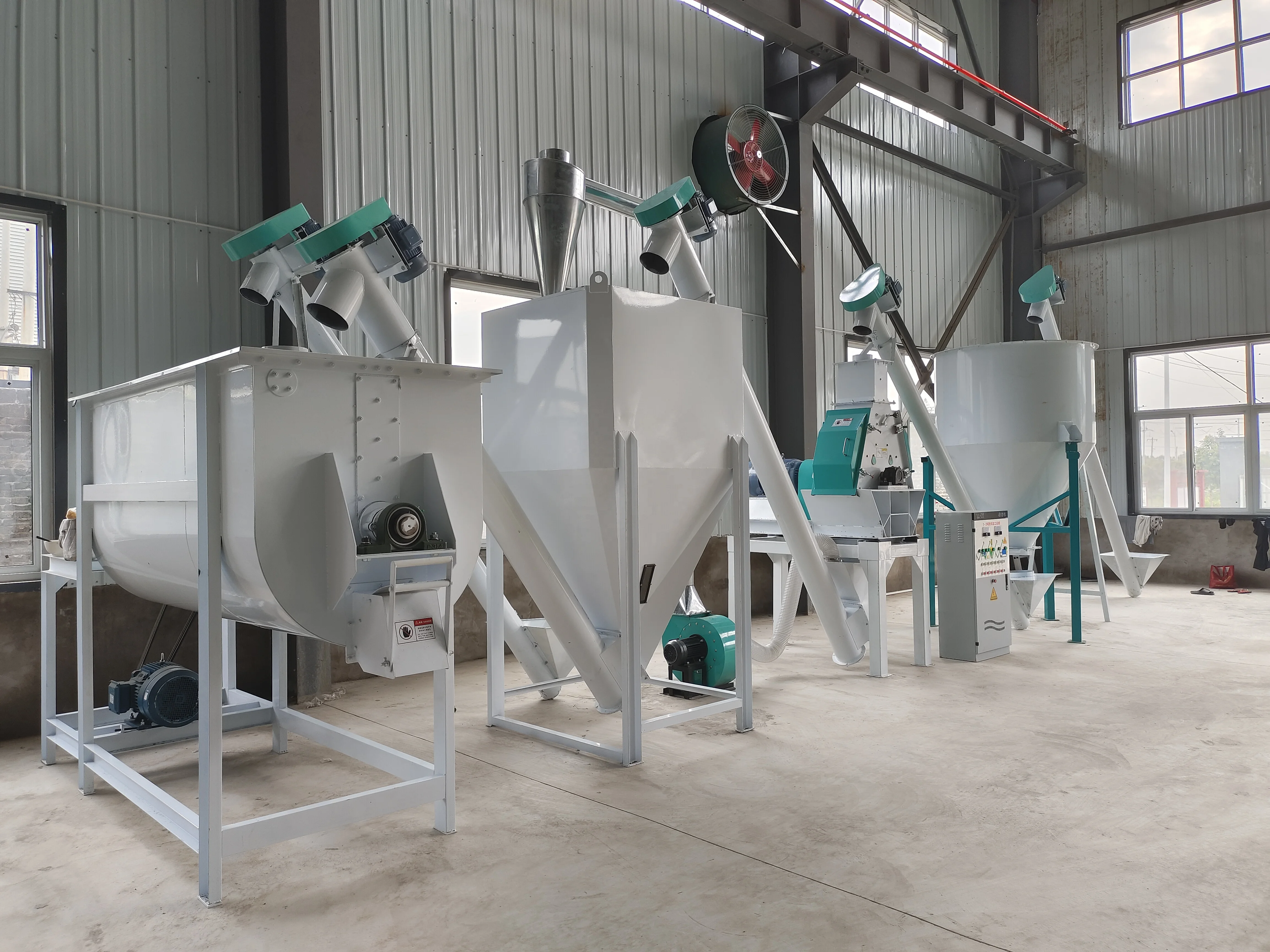 Macreat Cost Effective Small Poultry Animal Feed Pellet Granulator Making Production Line Equipment For Farm Home