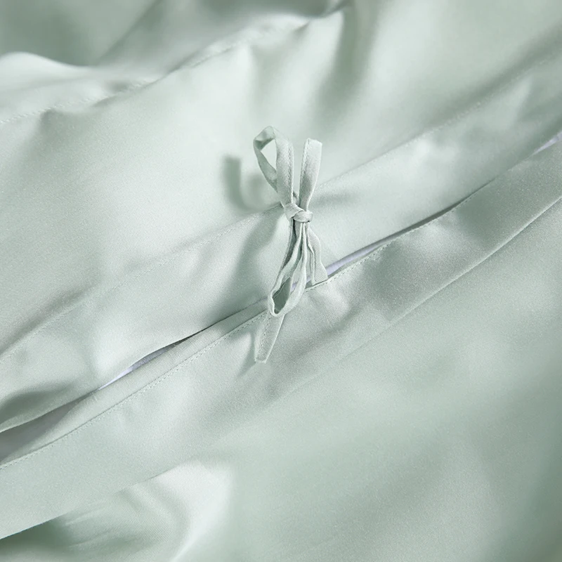 Hot Selling Small MOQ Organic Bamboo Bed Sheet Set With Border Design Luxury Silk Cooling Comforter Duvet Cover Set For Summer