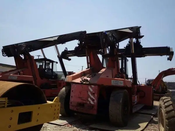 Контейнер-штабелер Kalmar DRD450 45