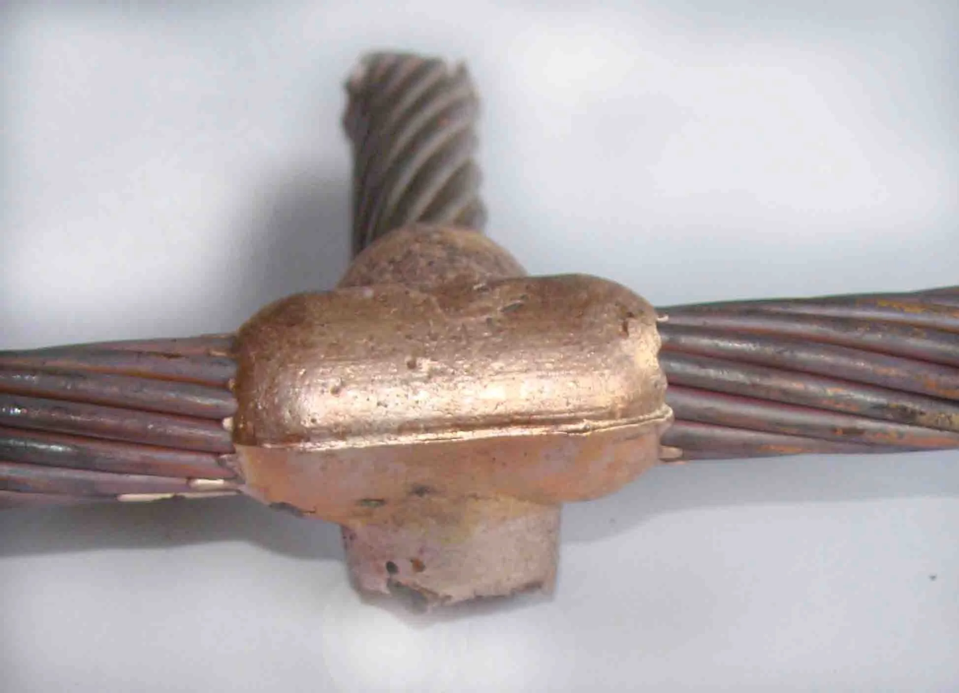 Exothermic welding powder and mould