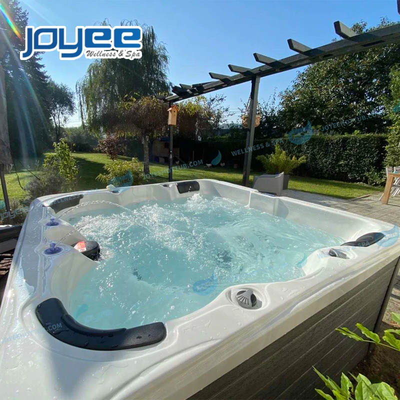 outdoor spa tub (1).jpg