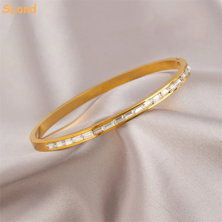 Alibaba Gold Supplier Wholesale high polished oval shape stainless steel gold rhinestone bangle bracelets for women gift
