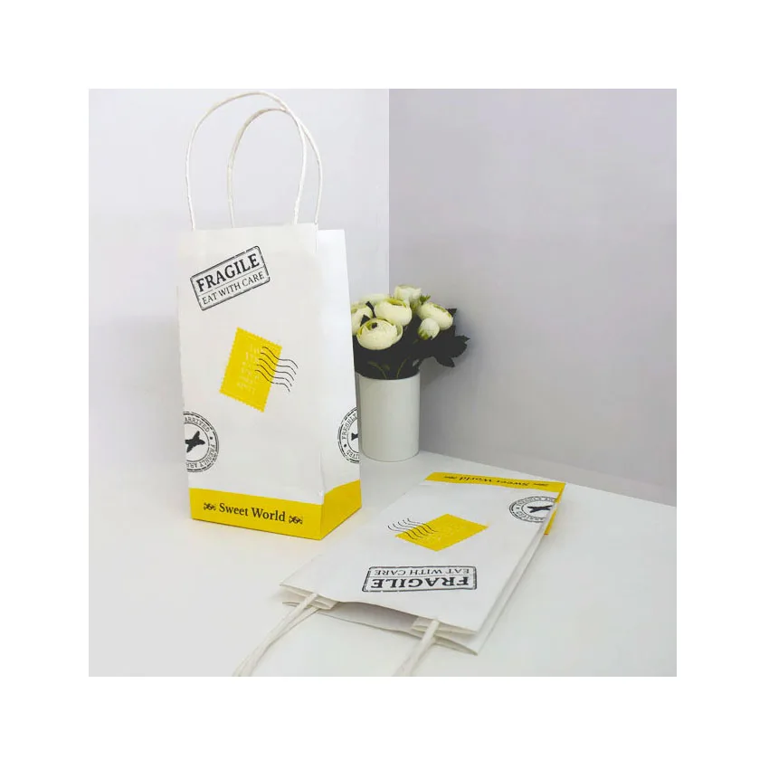 
Изготовленный на заказ логотип напечатанный переработанный экологически чистый бумажный мешок с ручкой длины руки для упаковки подарка и еды 