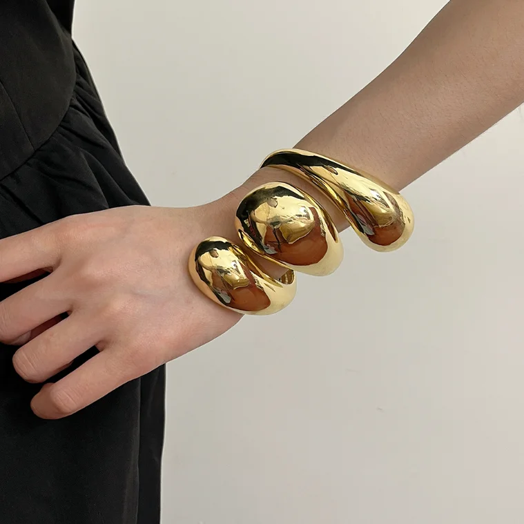 2024 браслет из металлического спирали