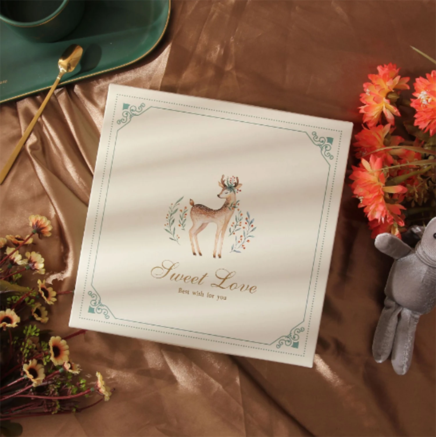 Luxury Paper Cardboard Creative 2 pieces Lift-off Rigid Packaging Gift Box Square Satin Food Packing Box Lid And Base Box