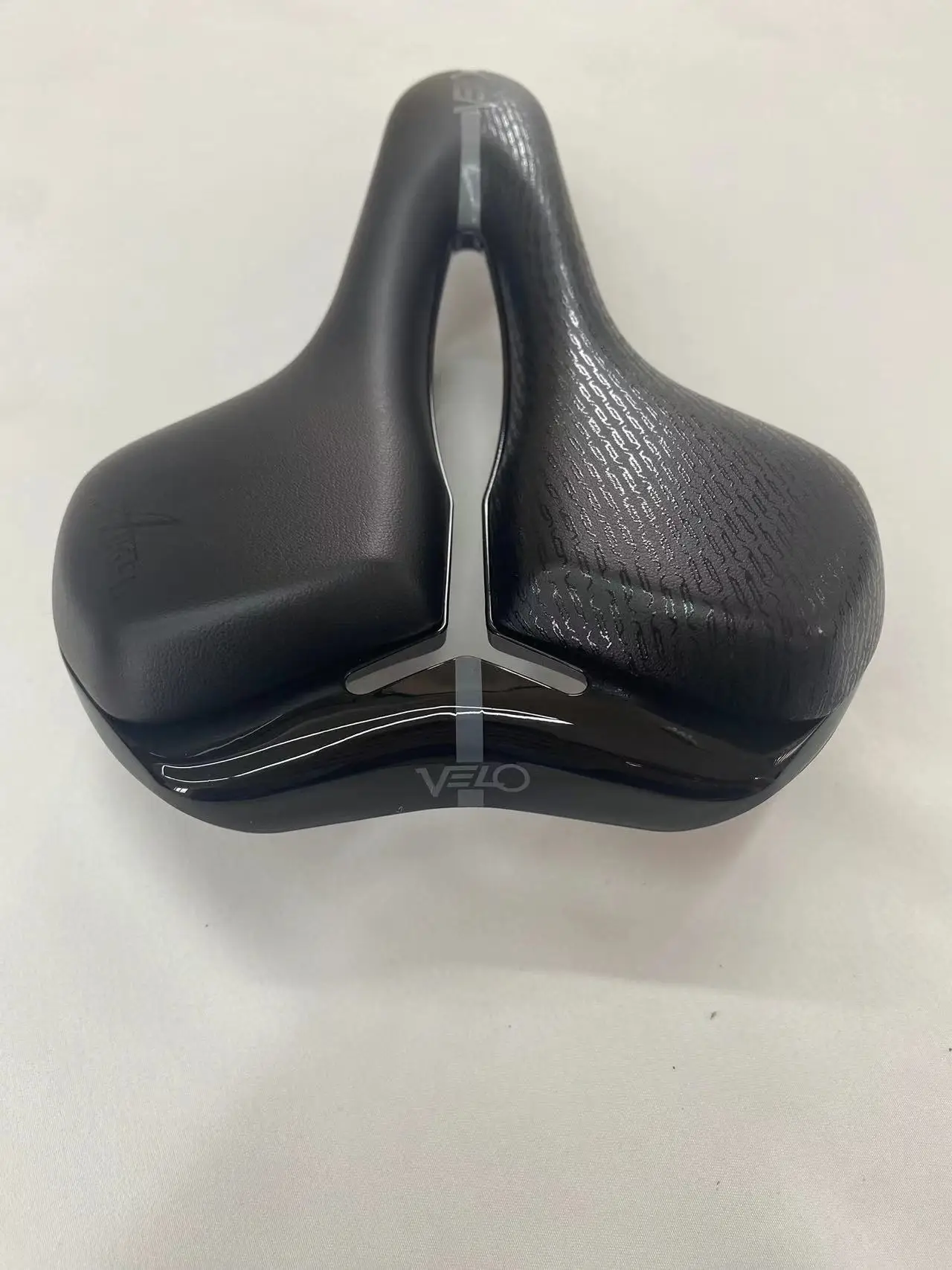 VELO  bicycle saddle for long-distance riding, comfortable and soft saddle.