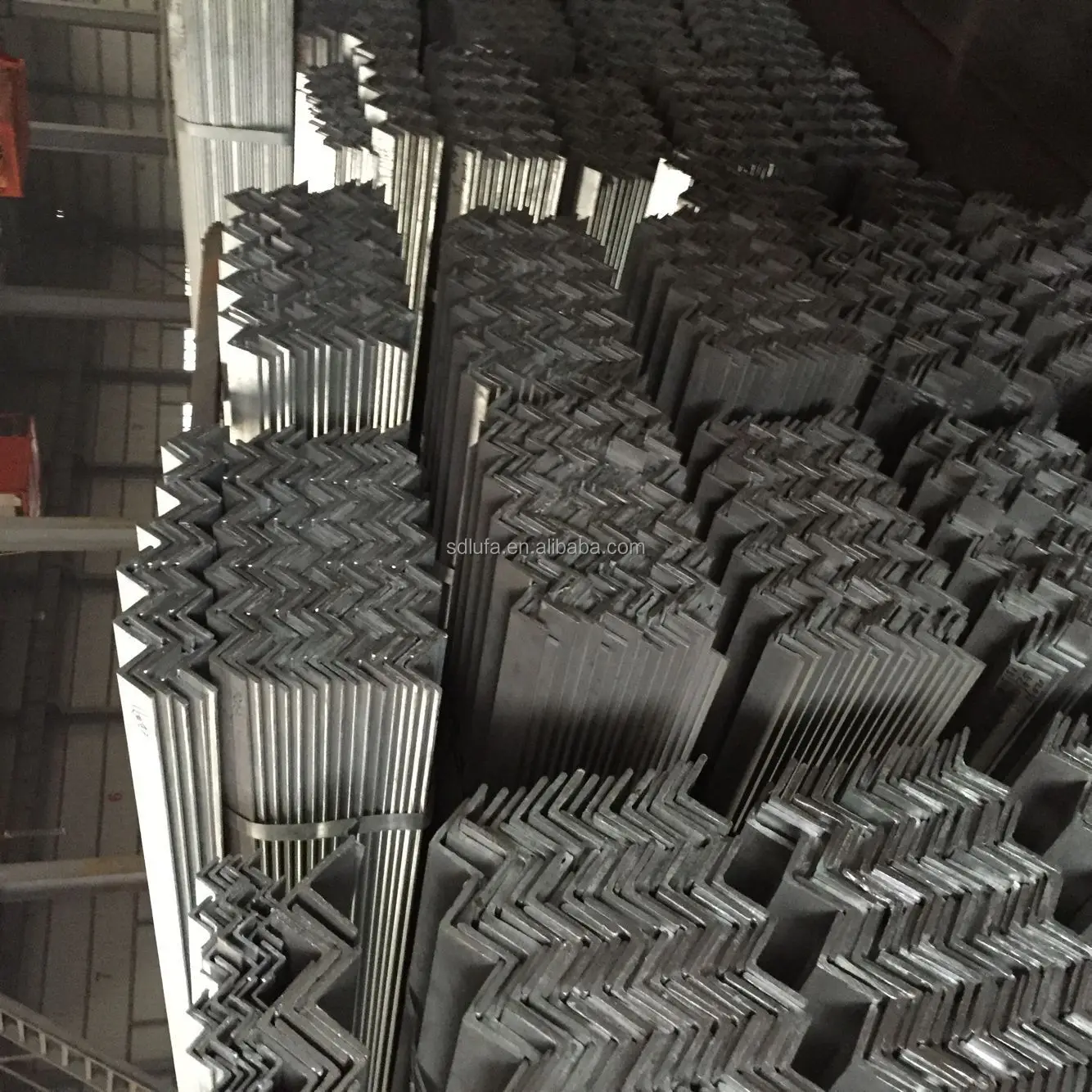 
MS angles l profile hot rolled equal or unequal steel angles steel price per ton for bed Angel iron/ hot rolled angel steel 
