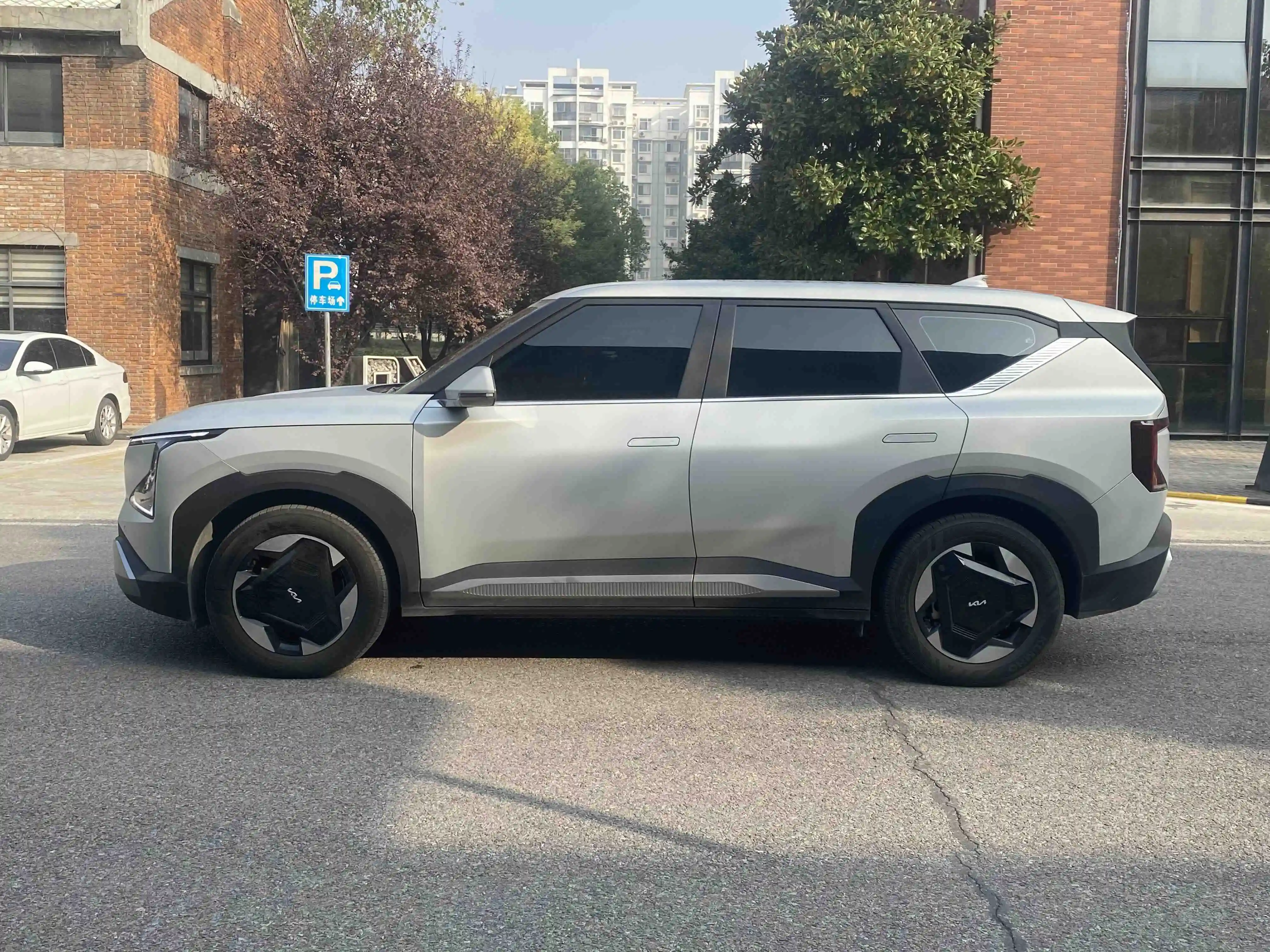 Поставщик от производителя Подержанный автомобиль высокое качество брендовая гарантия Kia Ev5 2024 530 свет
