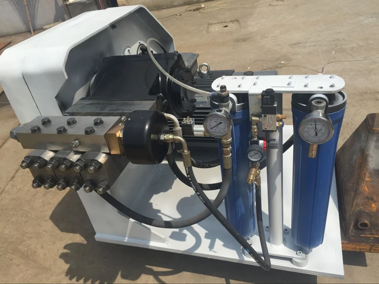 Portable water jet direct drive pump used for high pressure waterjet cutter