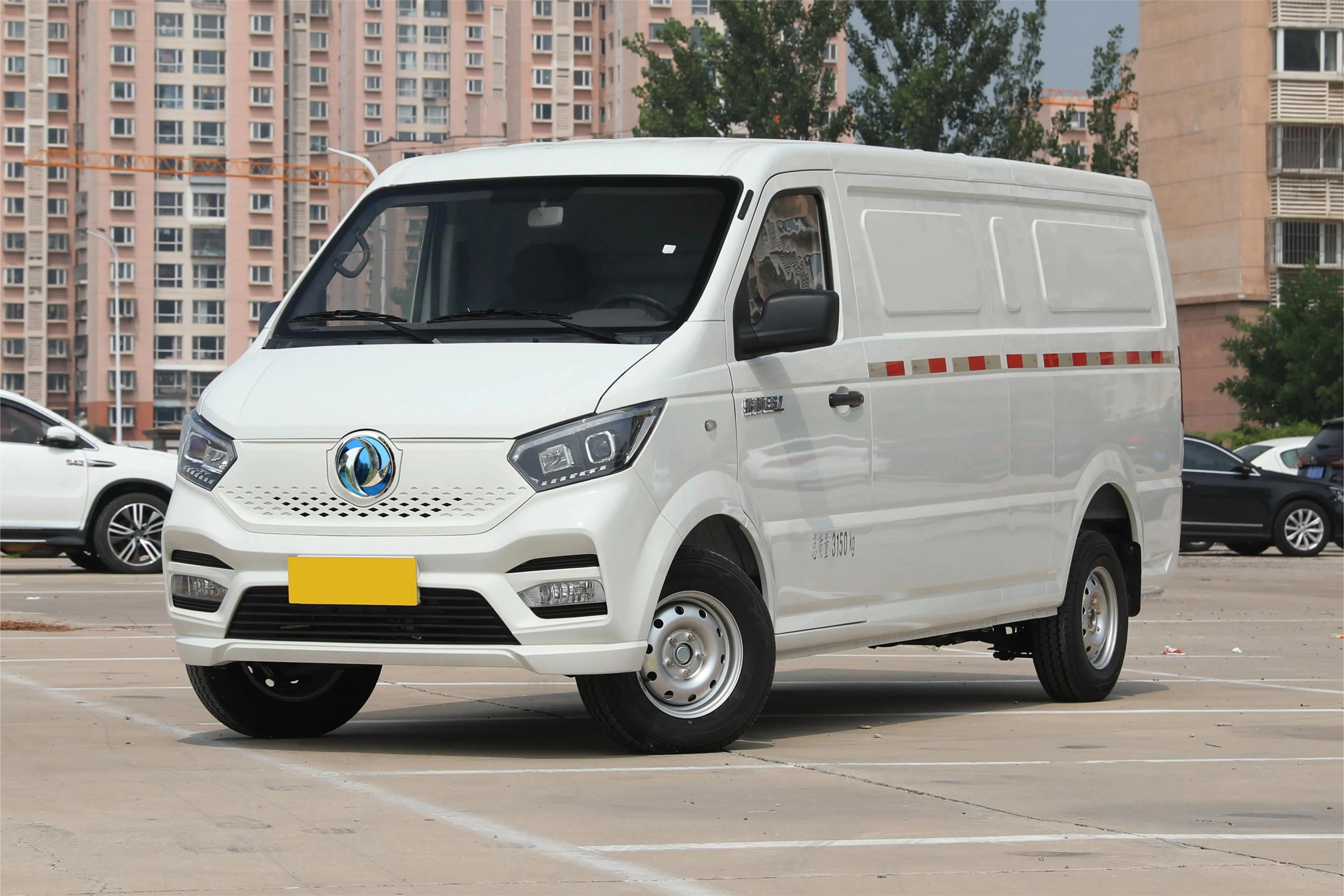 Urban Delivery Cargo Van All-Electric 2 Seats 41.86kWh Logistic Express Transportation Van Remarkable Payload and Cargo Space