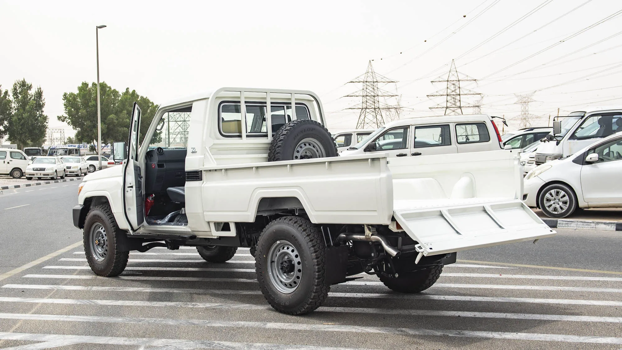 Доступен теперь используемый 2020 Toyota Land C ruiser 79 серии однокаютный Пикап V8 готовый к доставке от двери до