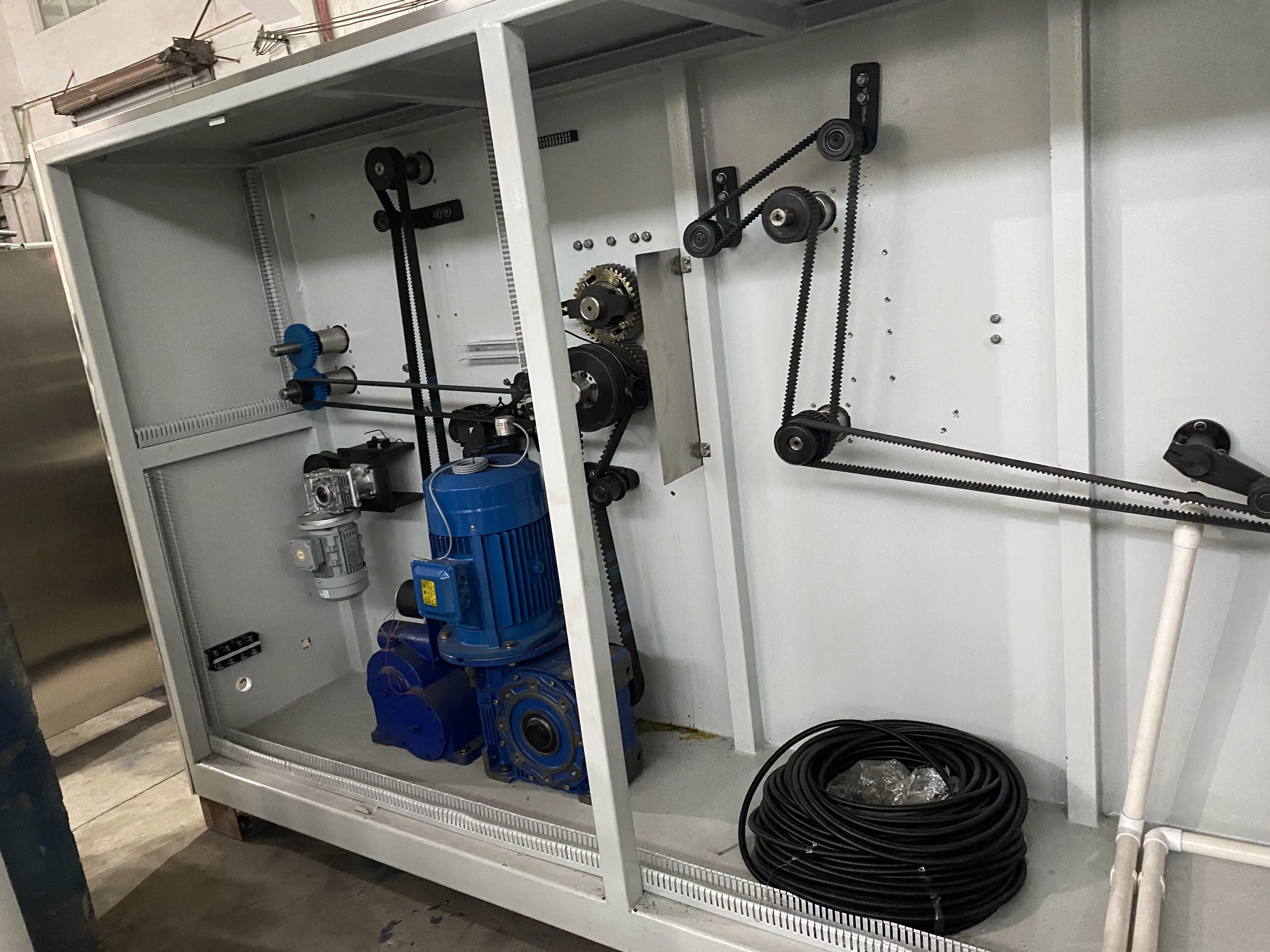 Fully automatic wet paper making machine