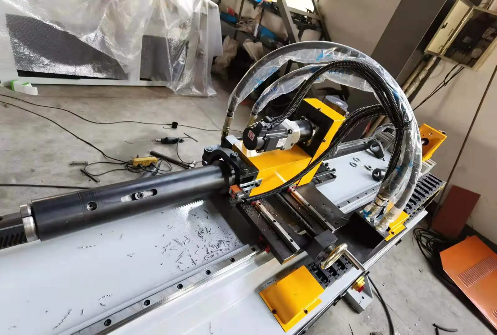 
Pipe bending machine 