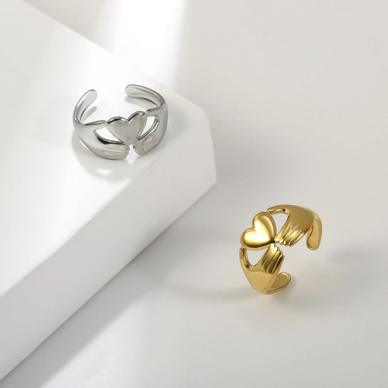 Women 18K Gold Plated Wholesale Jewelry Hand Hug Heart Finger Open Rings Adjustable Stainless Steel Hug Ring For Girls