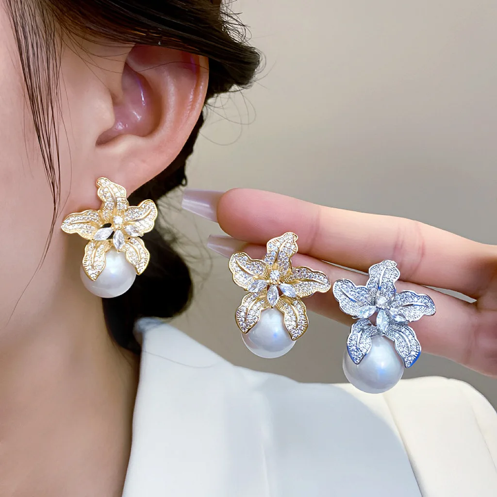 Wholesale Women Girls Alloy Crystal Rhinestone Beaded Lily Flower Stud Earring Pearl Bling Shiny Luxury Elegant Fashion Jewelry