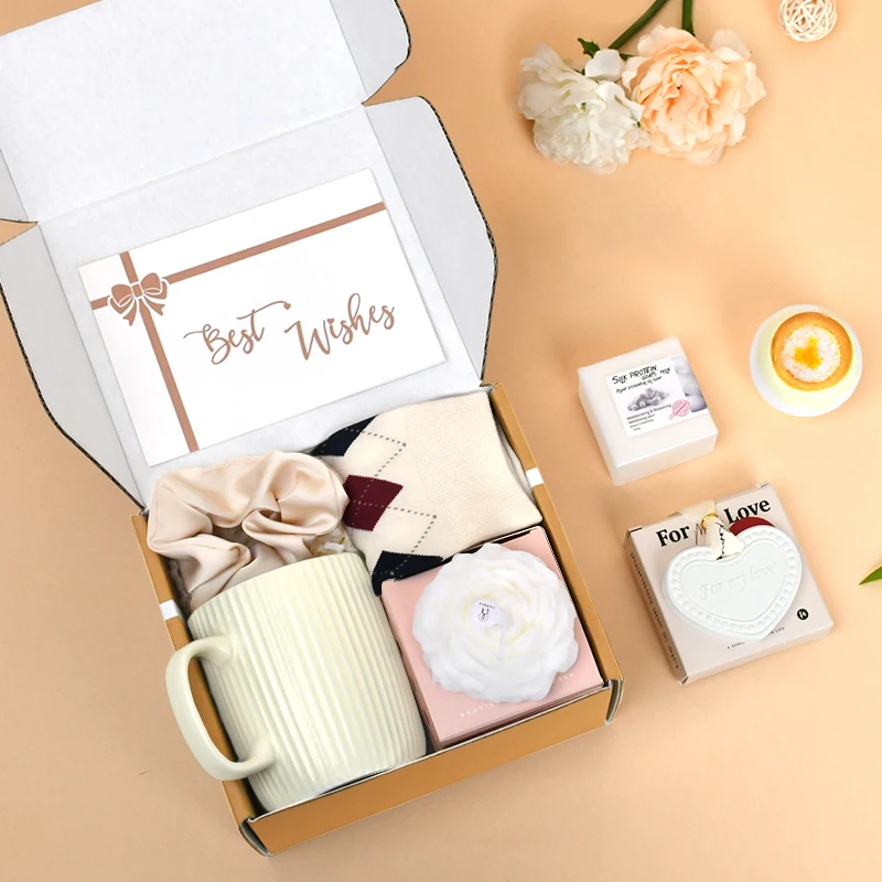 2024 Coffee Mug Socks Soap Candle Bath Set Gift Basket For Women Self Care Package Promotional Gift Set