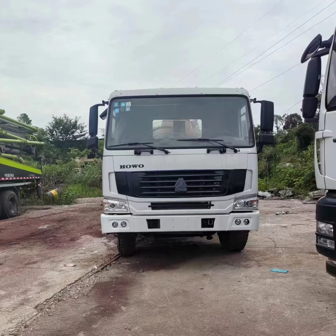 Zoomlion sells 14 years Zoomlion Howo 22 meters used diesel engine 240KW power concrete pump trucks