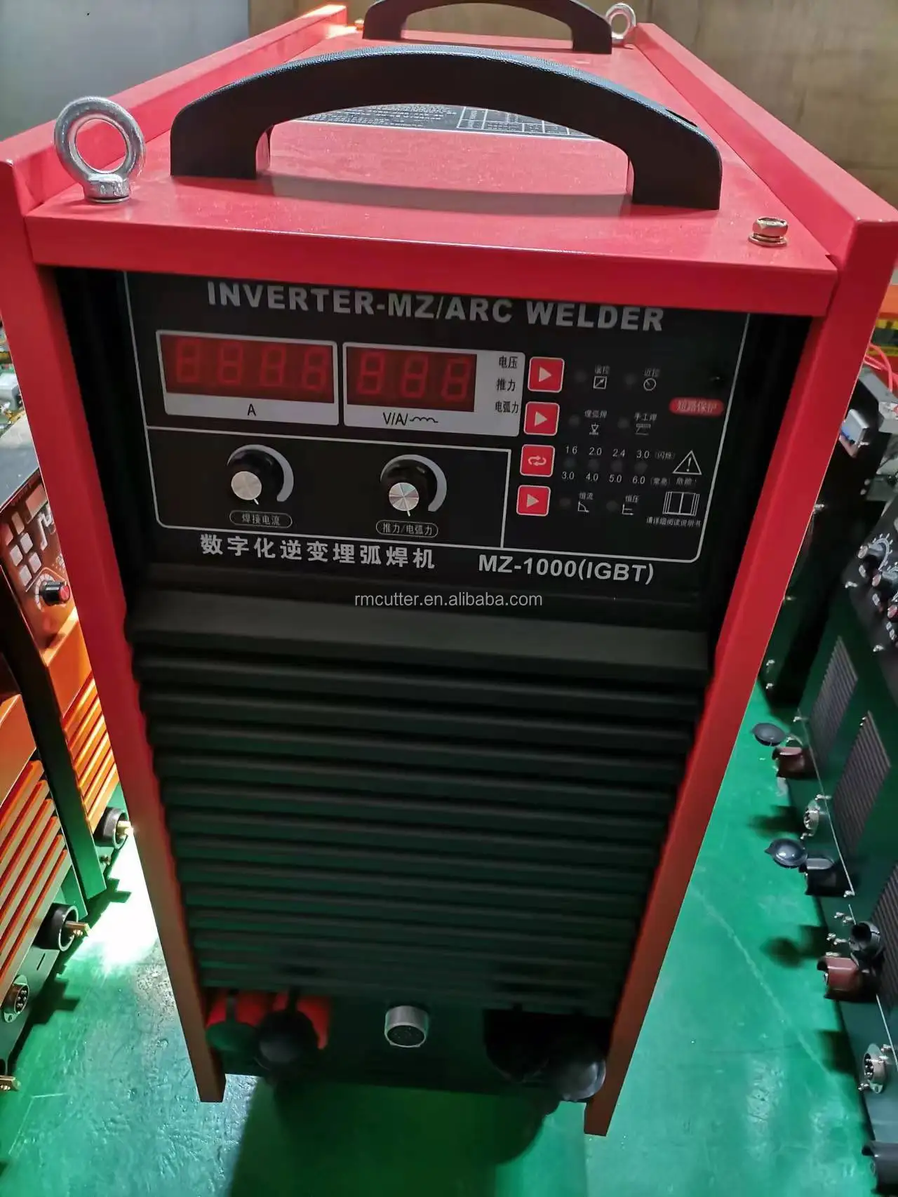 Submerged arc welder and welding trolley