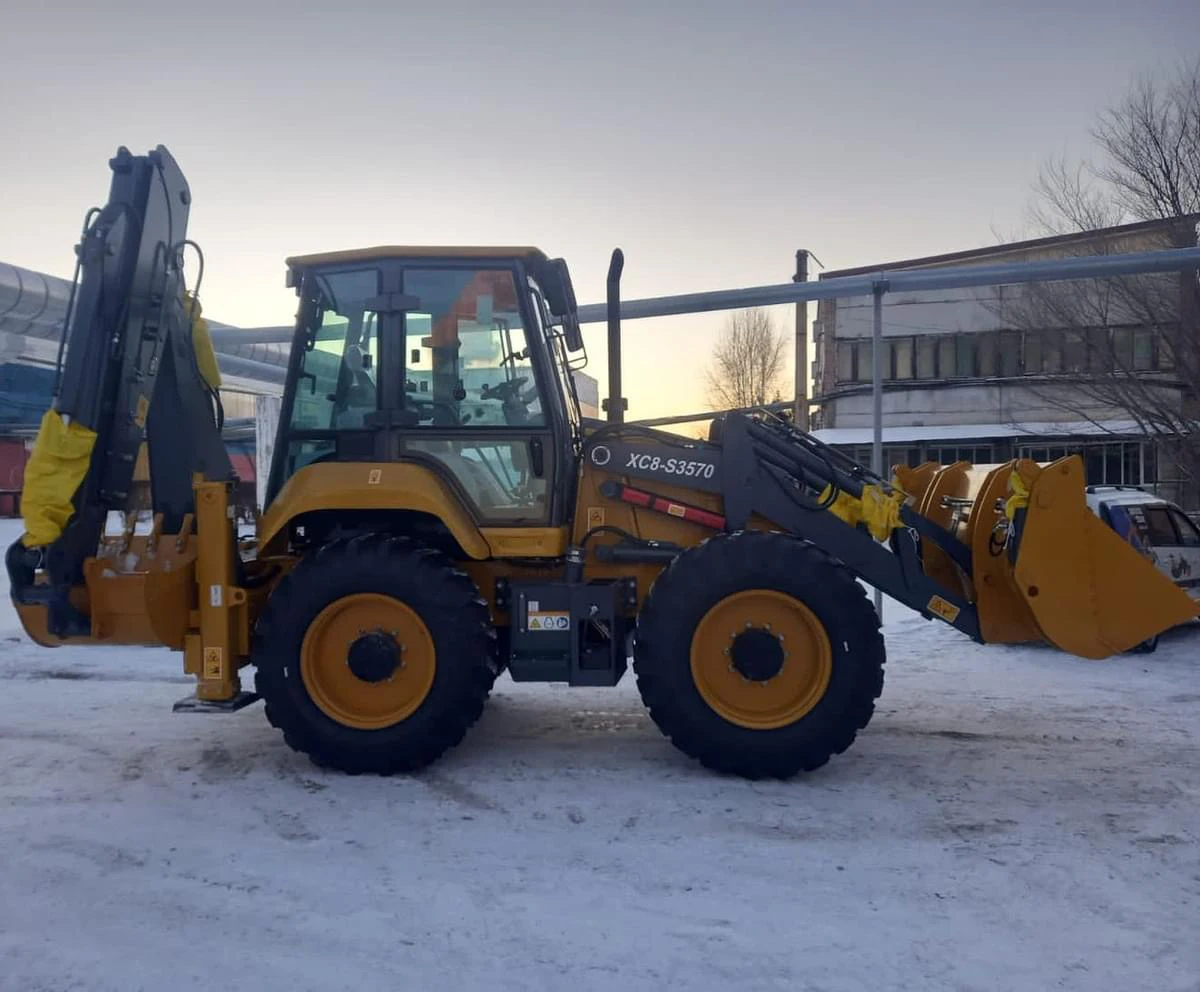 IN STOCK 1ton Loader Backhoe Mini XC8-S3570 Backhoe Loader Small with Pilot Control at Factory Original Price