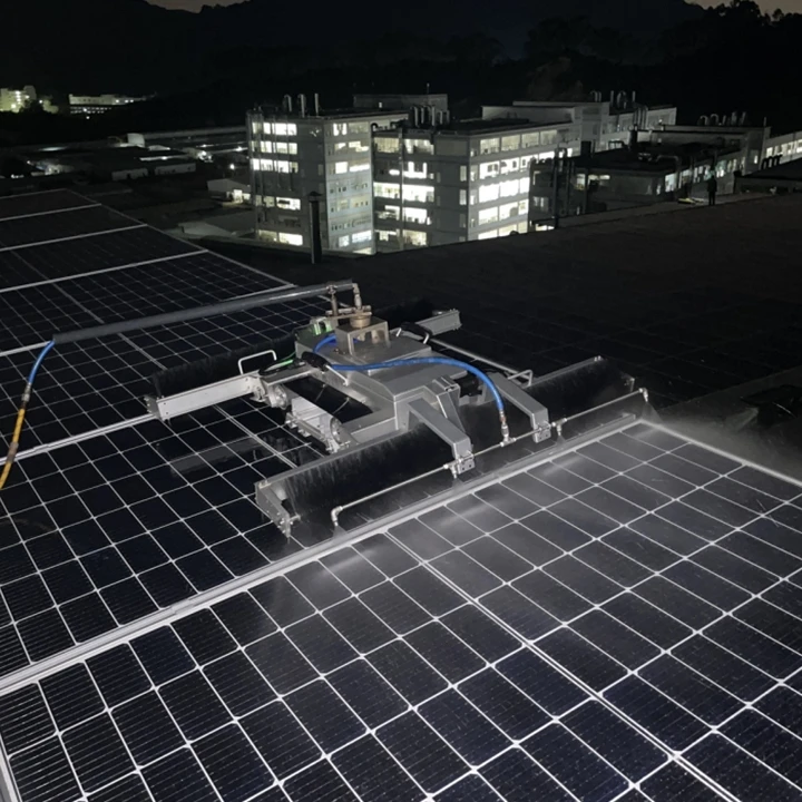 Fully autonomous PV clean equipment PhiCleaner E22L