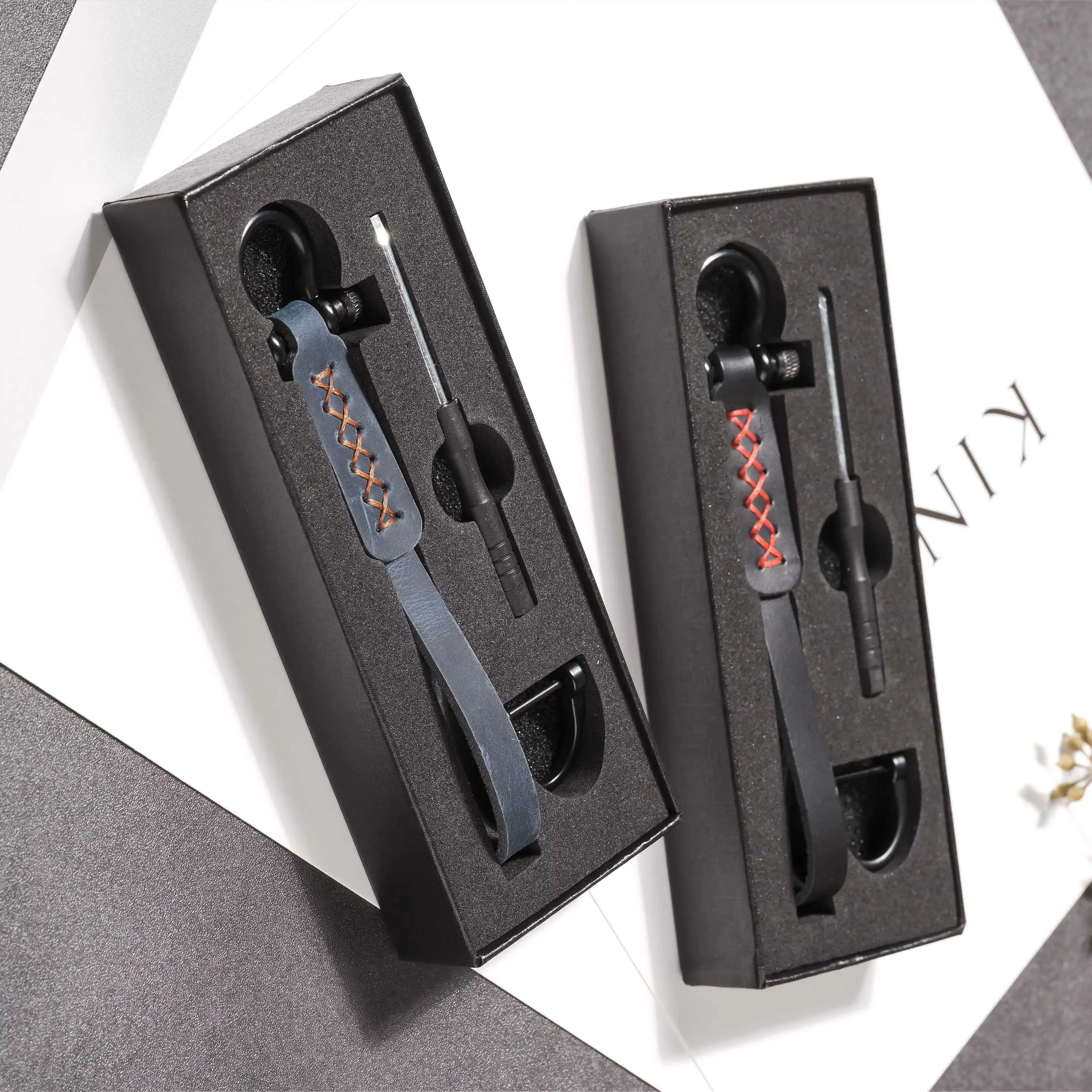 Custom Metal Leather Car Keychain Waist Hanging Key Fob for Business Man