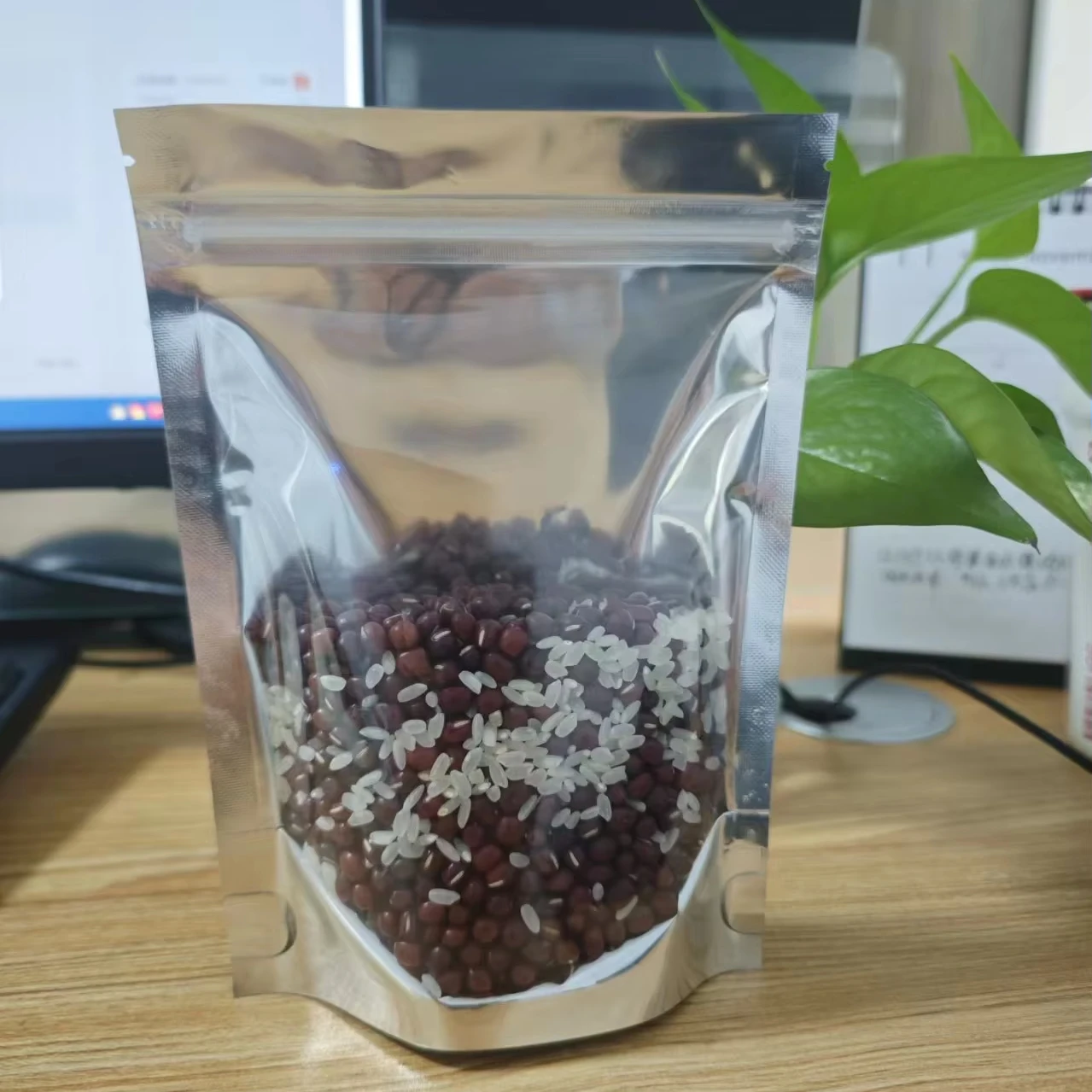 High Quality Thick Food Grade Snack Front Transparent Clear Back Foil Stand Up Plastic Packing Bag Pouches With Zipper