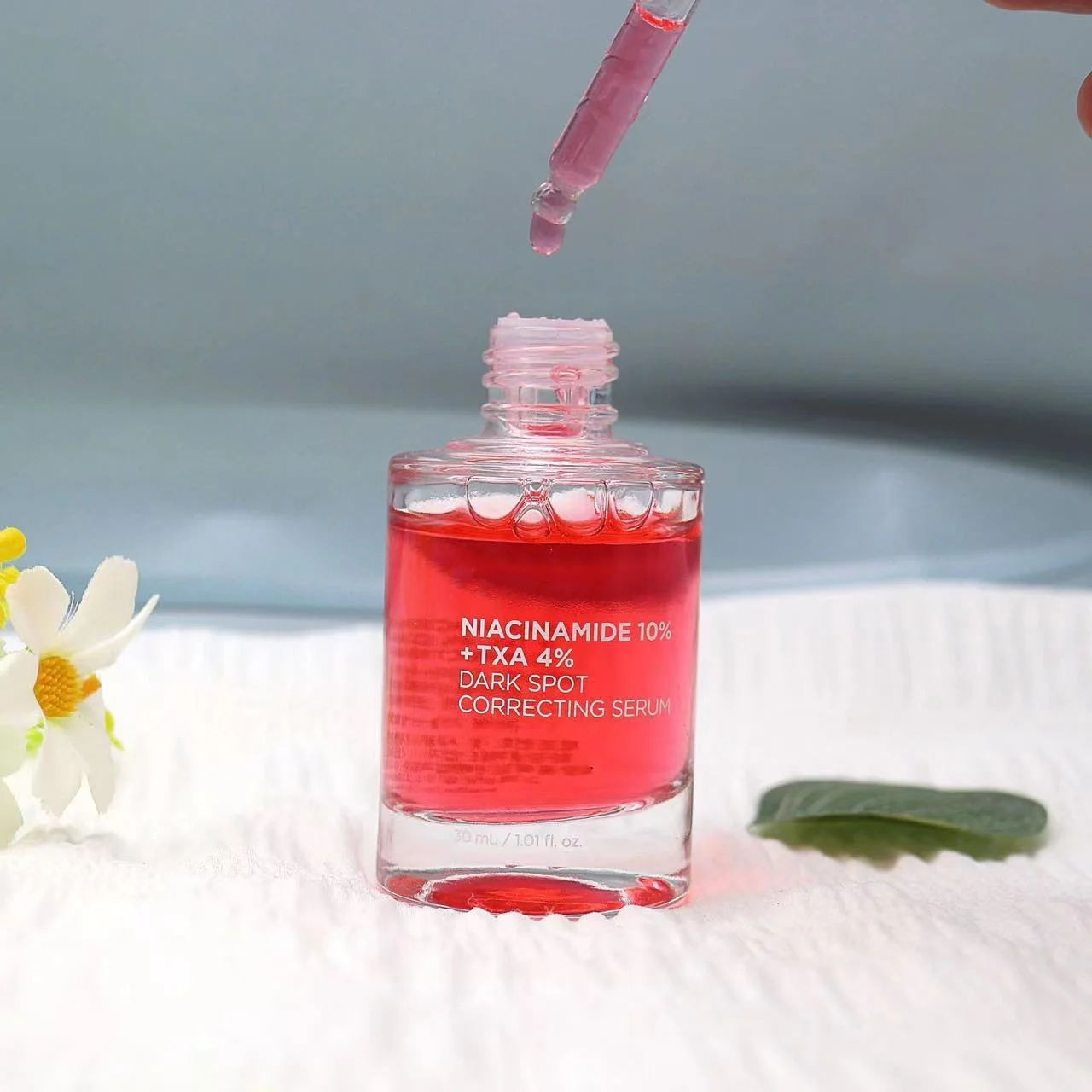 Korean Glass Skin Nicotinamide and Tranexamic Acid Essence Dark Spot Correction Serum for Sensitive Skin