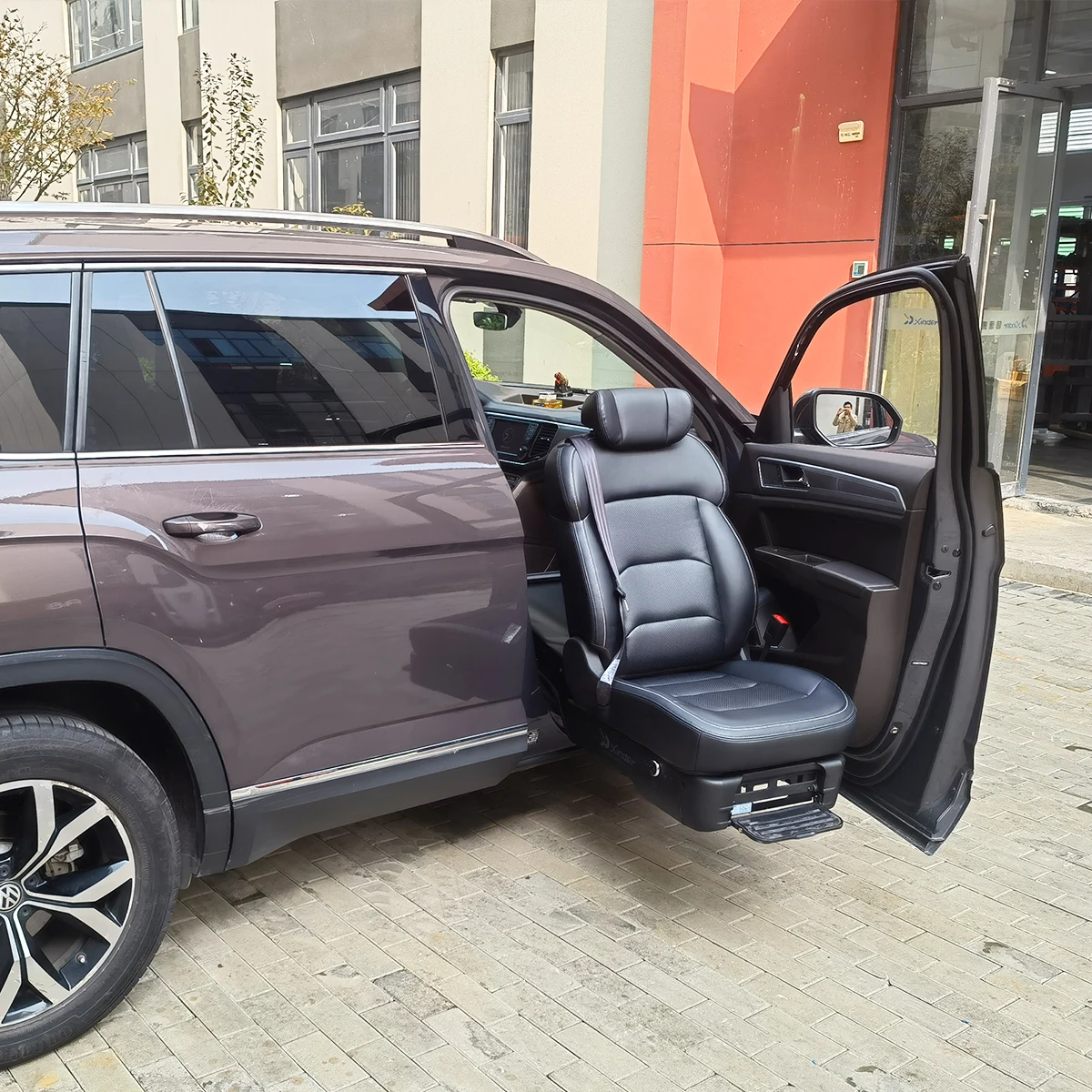 Swivel Car Seat Turning Lifting Seat with 150KG Load Capacity for Disabled Wheelchair Users EMC CE Certification