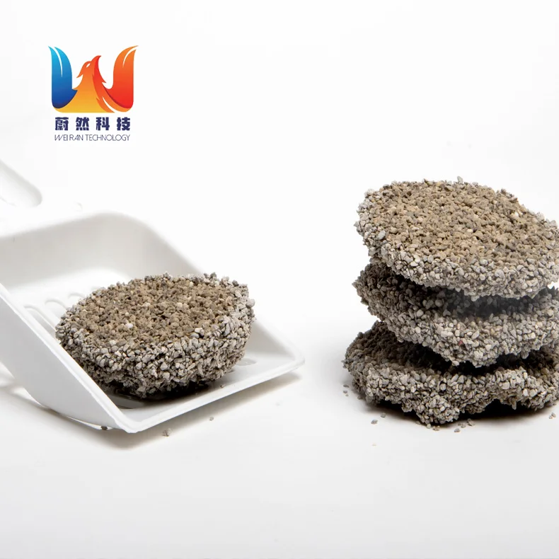 Bentonite Cat Litter with Activated Carbon Eco-Friendly Odor Absorbing Product