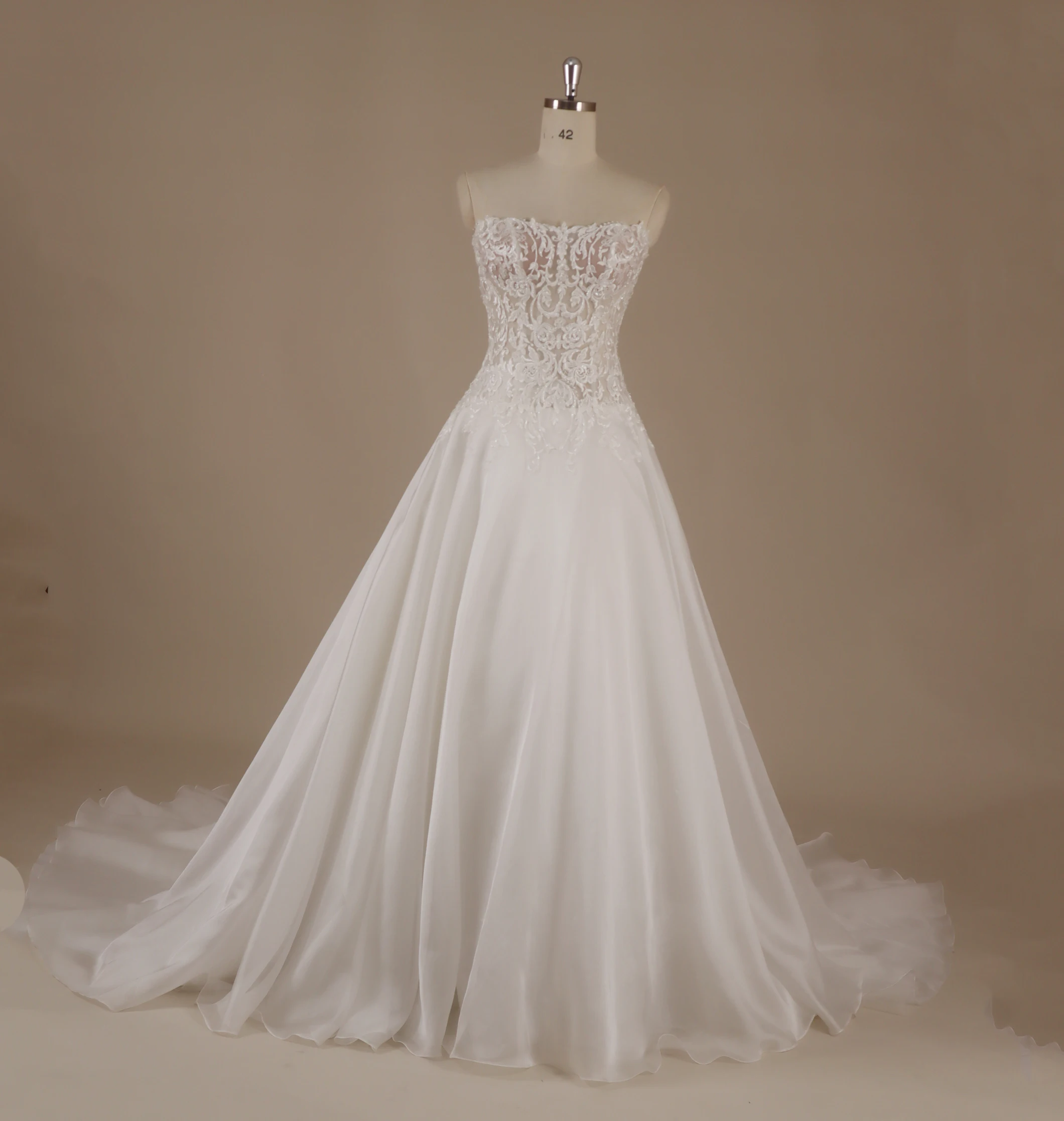 Wholesale charming sequin floral  lace back white fluffy floor length prom ball dress