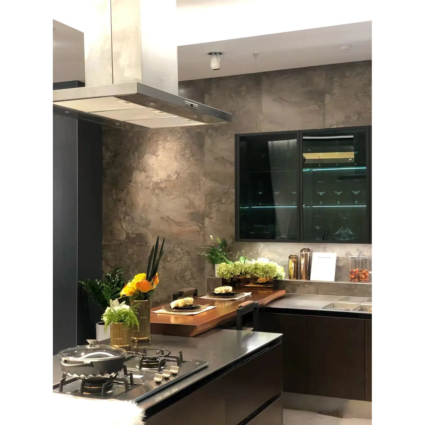 Customized Luxury Outdoor Plywood Kitchen Cabinets With Gas Stove And BBQ Grill