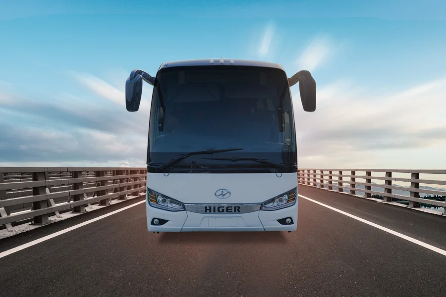 KLQ 6121 YAE HIGER BUS Attractive Price New Type Seat Brand New Coach Bus