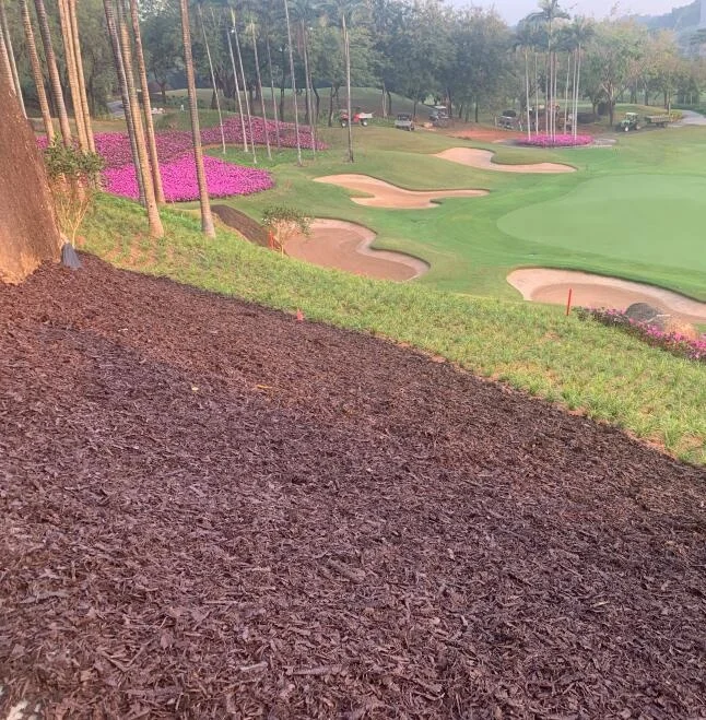 Резиновые мульчи с поверхностным покрытием изготовленные из переработанных шин