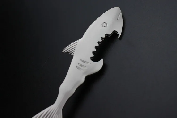 China factory sale promotional souvenir low moq shark shape metal zinc alloy keychain