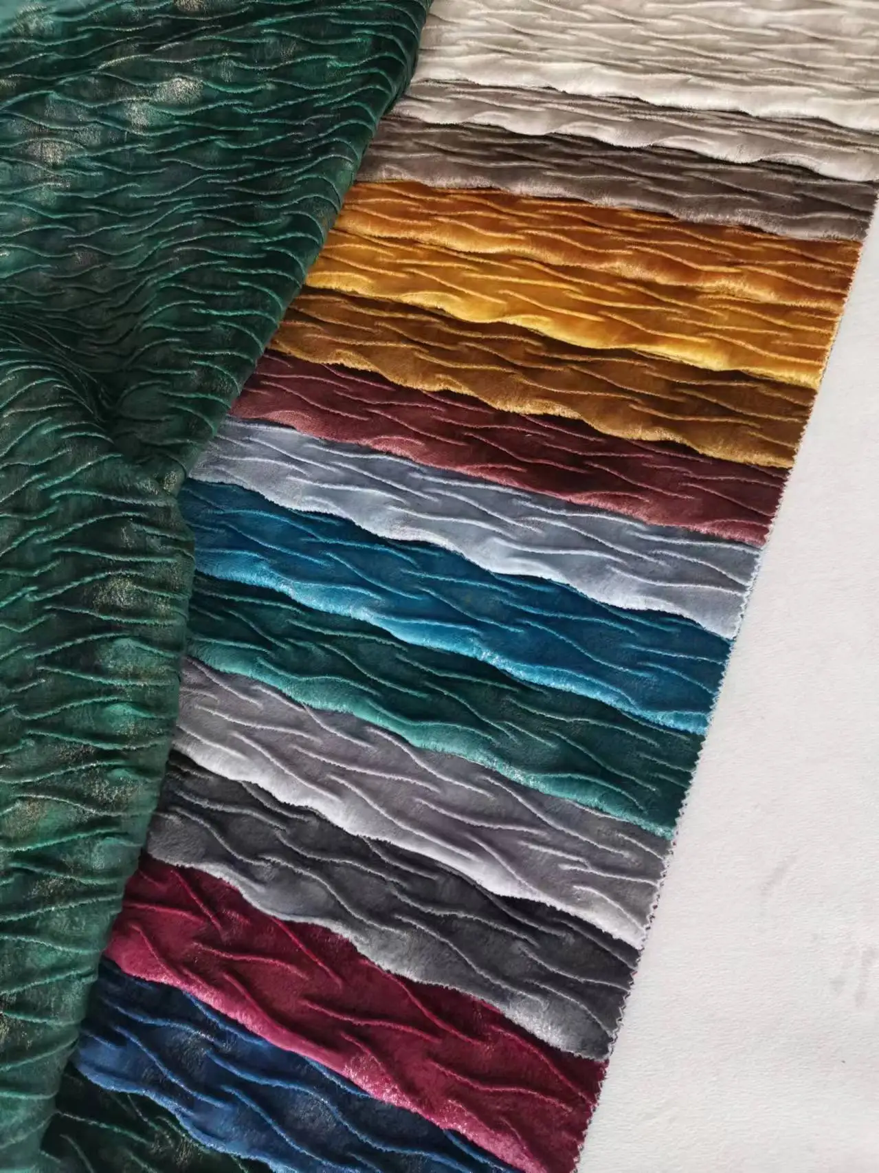LIXIANG 100%polyester mulit-color velvet foil wholesale fabric for sofa