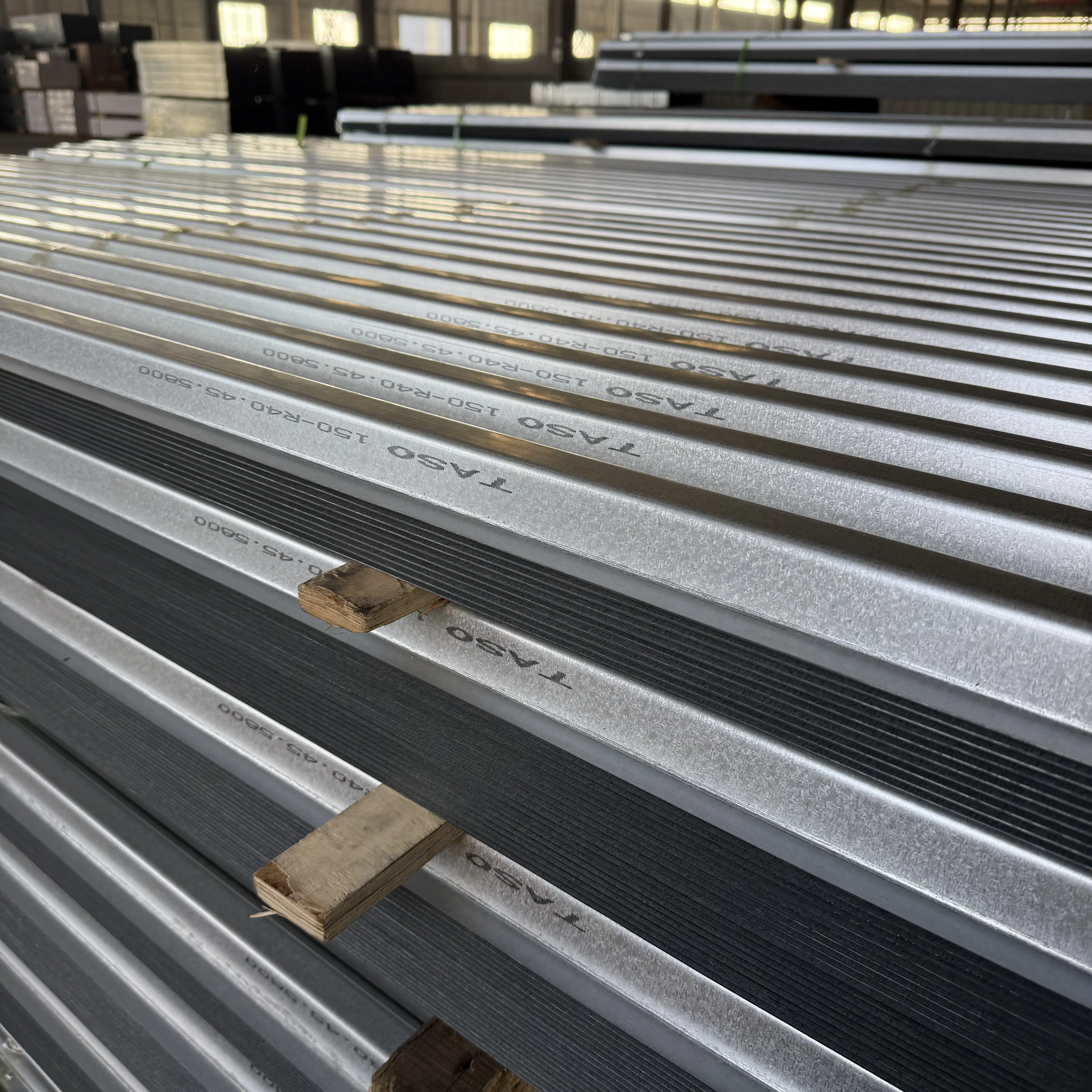 Стальные строительные материалы для проектов по строительству и инфраструктуре