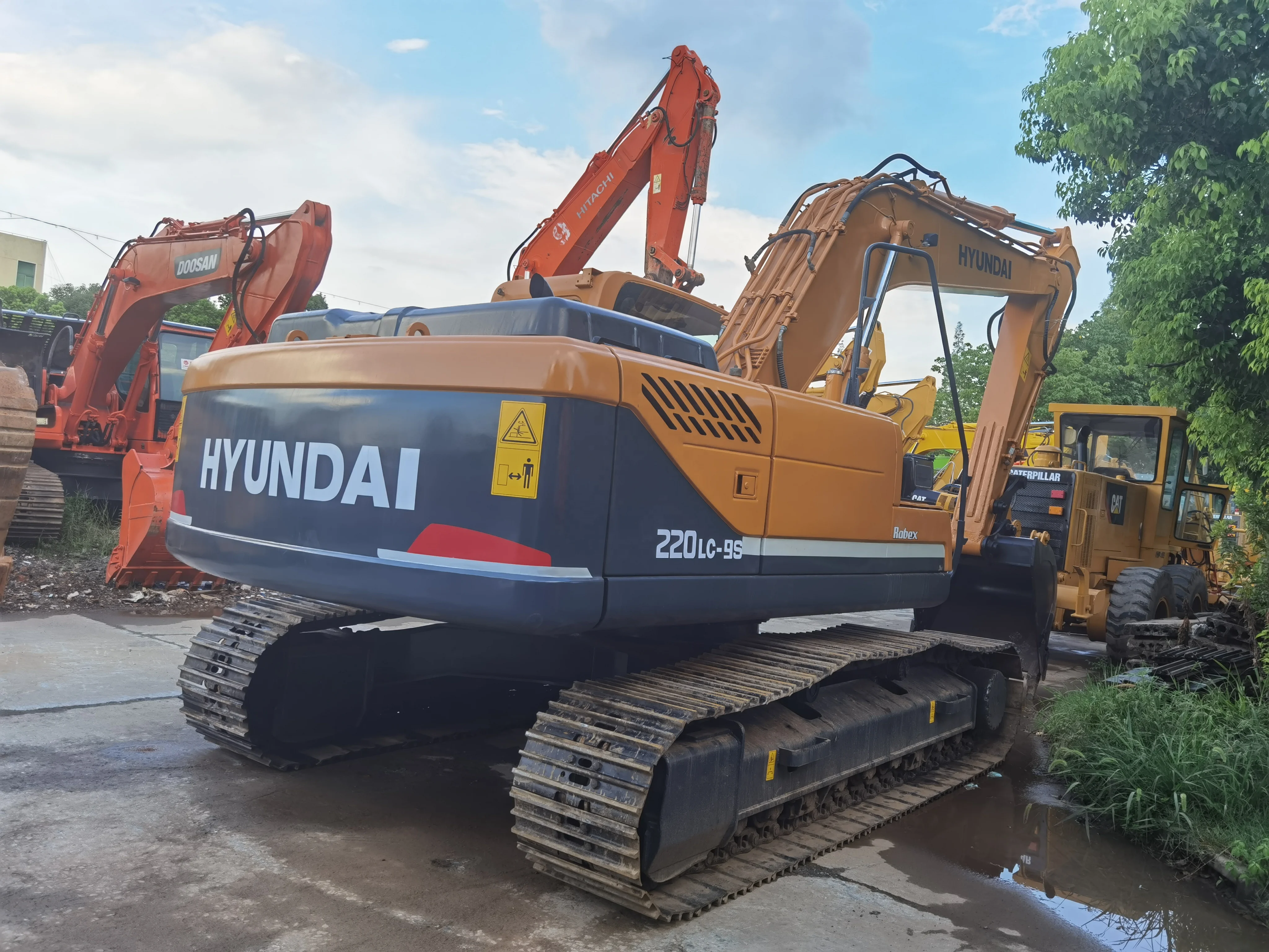 Хороший уровень низкая цена экскаватор Hyundai R 220LC-9S тяжелый 305lc/215lc/225lc с полным ходовым состоянием