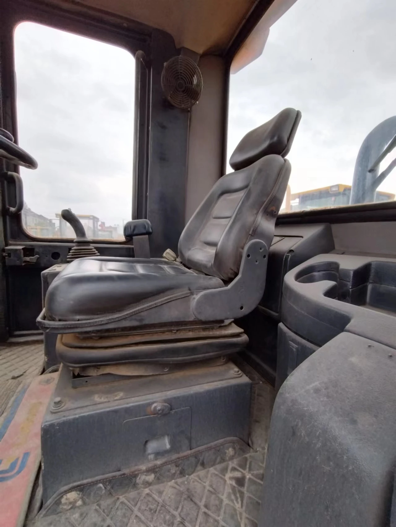 Оригинальная краска и состояние подержанного погрузчика LIUGONG CLG856 lg855n zl50 833b 836b lingon LG956L LG936L колесный погрузчик