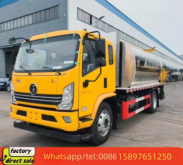 China Intelligent Asphalt Distributor Truck CLW5912QYYCQ Asphalt Equipment tank with 4.5m Sprying Width