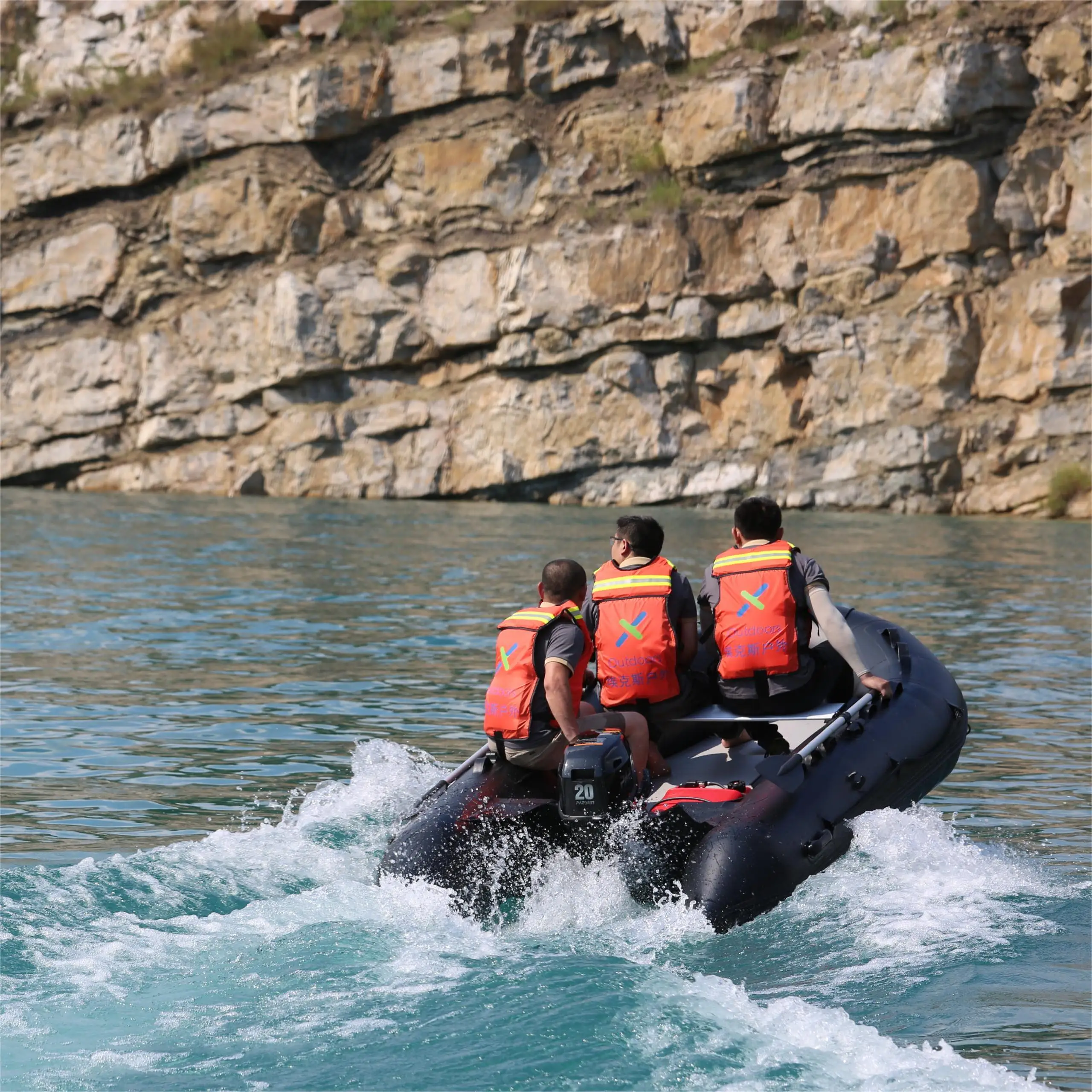 4.8mPVC Inflatable Rowing Boat for 6-8 Persons Outdoor Entertainment on Lake River and Offshore Folded fishing inflatable boat