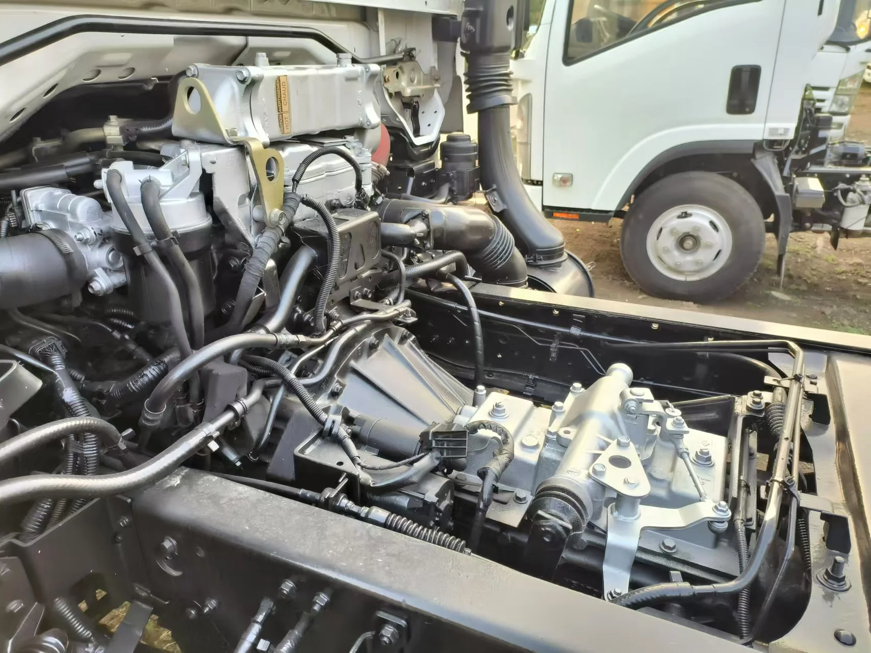 Дизельный двигатель ISUZU ELF 700P euro VI однокаютный грузовой автомобиль