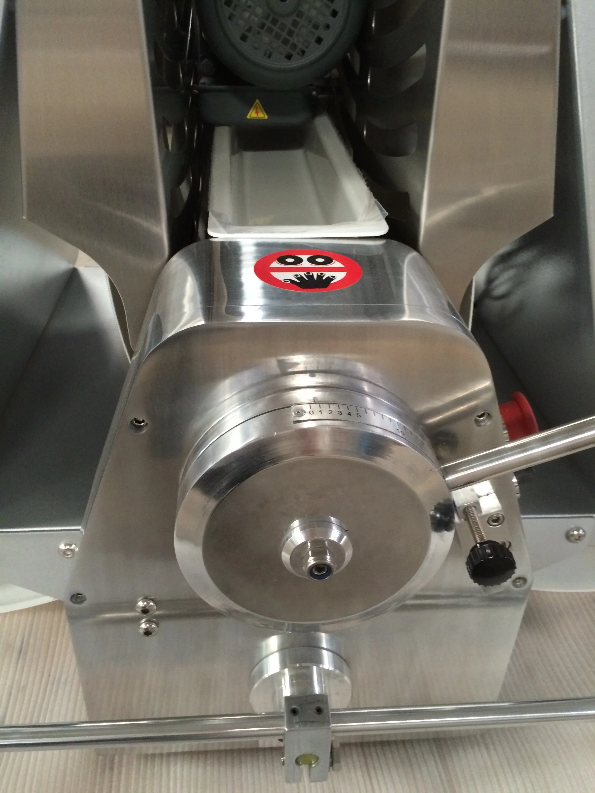 
380mm width bread dough roller folding sheeter machine 