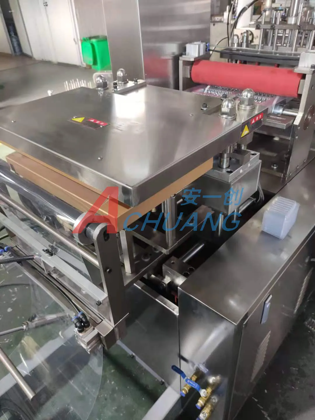 AC-350 Automatic card blister  packing machine for AA AAA battery  with auto battery feeder