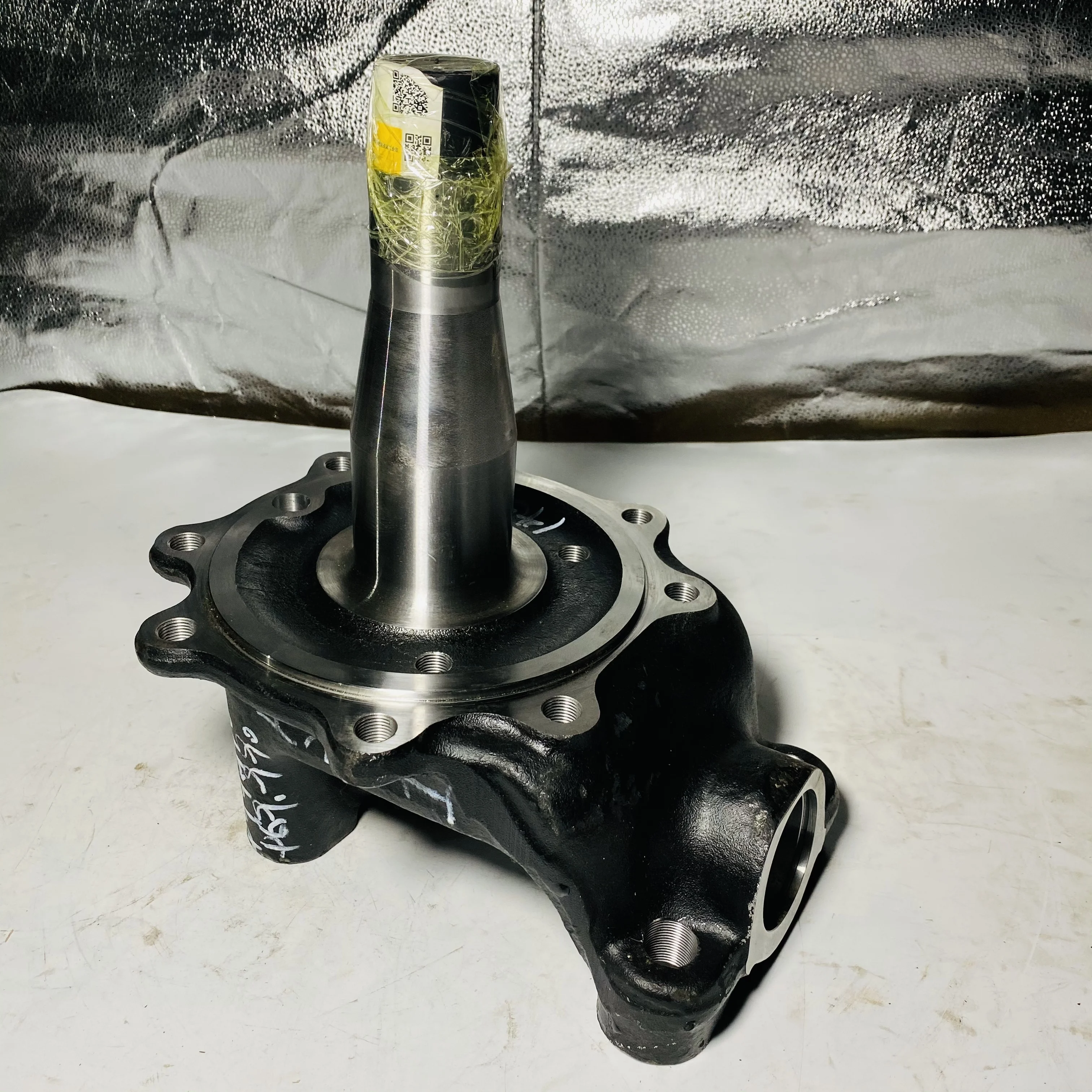 Factory Professional 81.44201.0143 Left Steering Knuckle Spare Parts For Shacman F2000