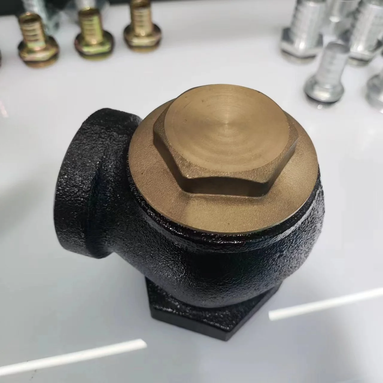 KOEO Nice price Angle Check Valve for fuel lines on top of fuel storage tanks